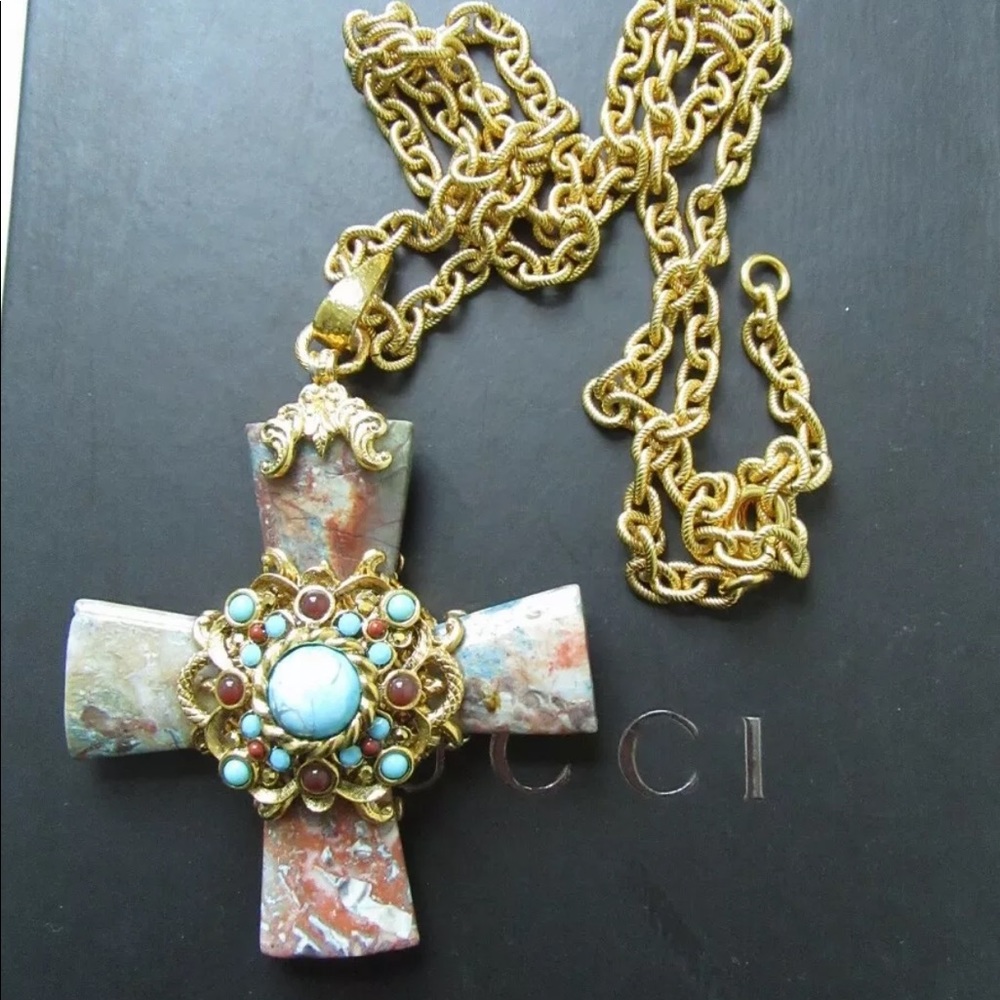 JOSE MARIA BARRERA MARBLE CROSS CABACHON NECKLACE